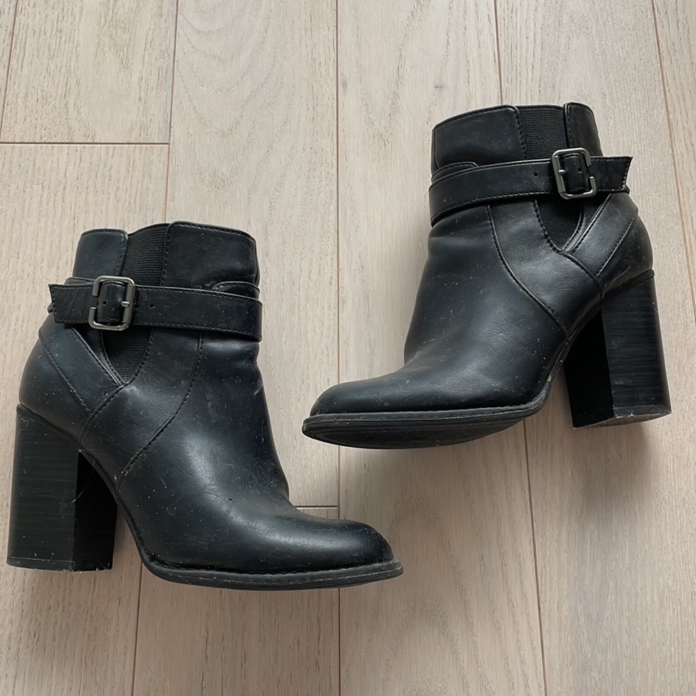 Aldo Black Leather Block Heel Ankle Boots - Picture 4 of 8